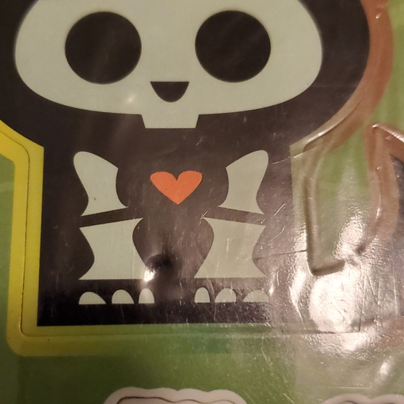 2009, three Skelanimals magnetic clings. New in package - Picture 9 of 13